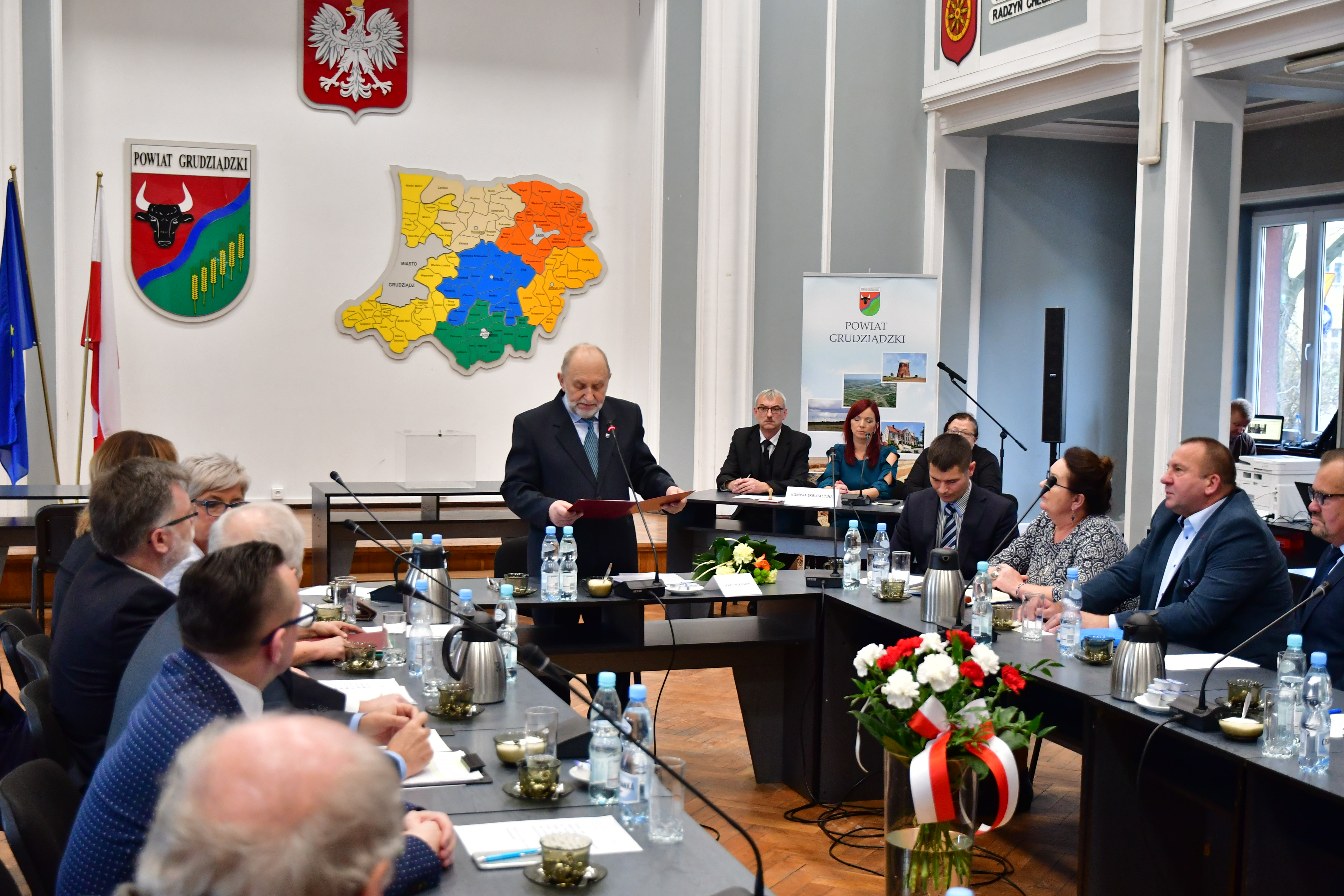 Pierwsza sesja rady powiatu w nowym składzie