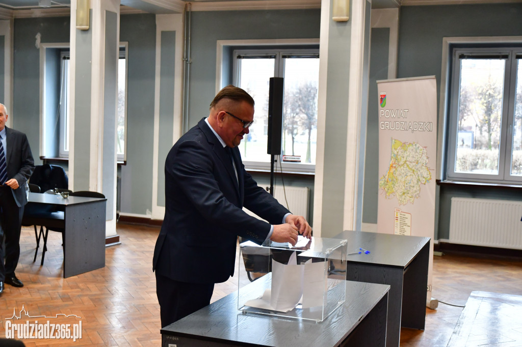 Pierwsza sesja rady powiatu w nowym składzie