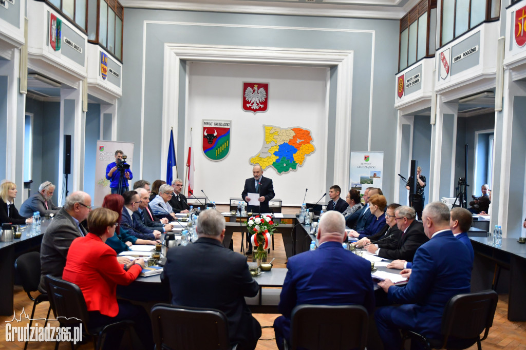 Pierwsza sesja rady powiatu w nowym składzie