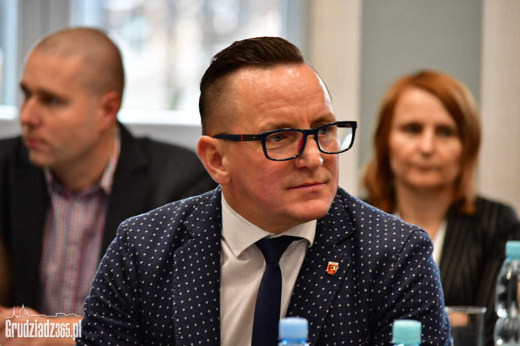 Pierwsza sesja rady powiatu w nowym składzie