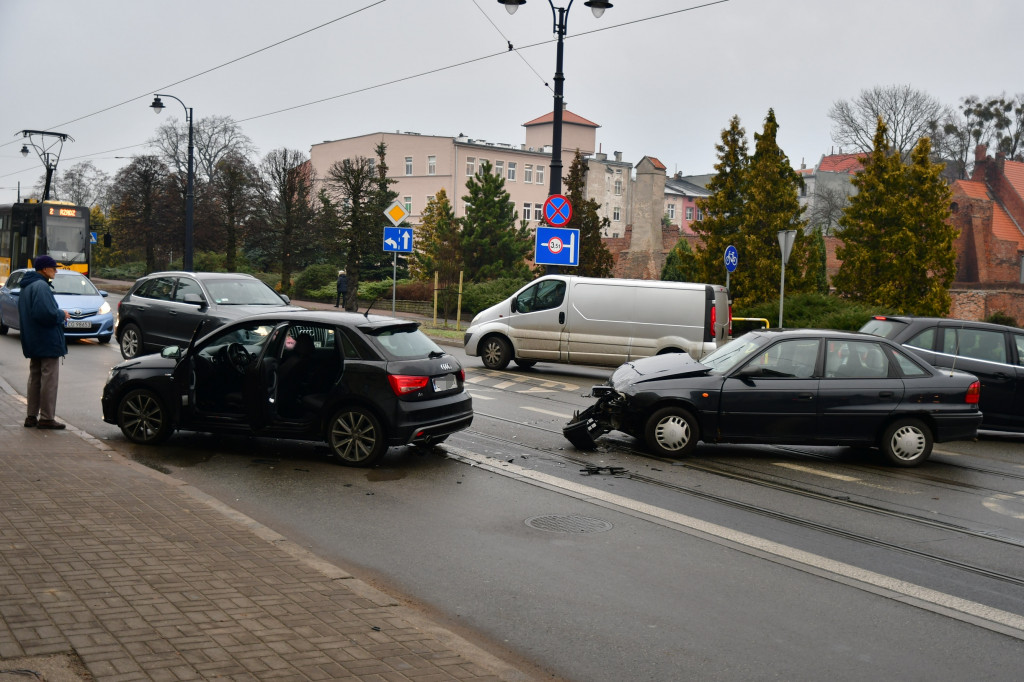 Zderzenie pojazdów na pl Stycznia
