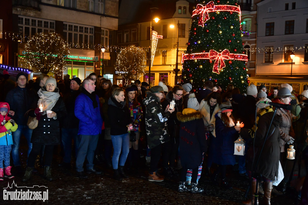 Światło z Betlejem w Grudziądzu- Fotorelacja