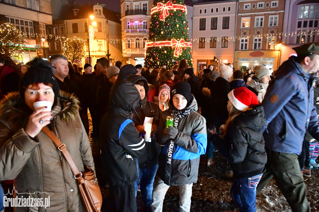 Światło z Betlejem w Grudziądzu- Fotorelacja