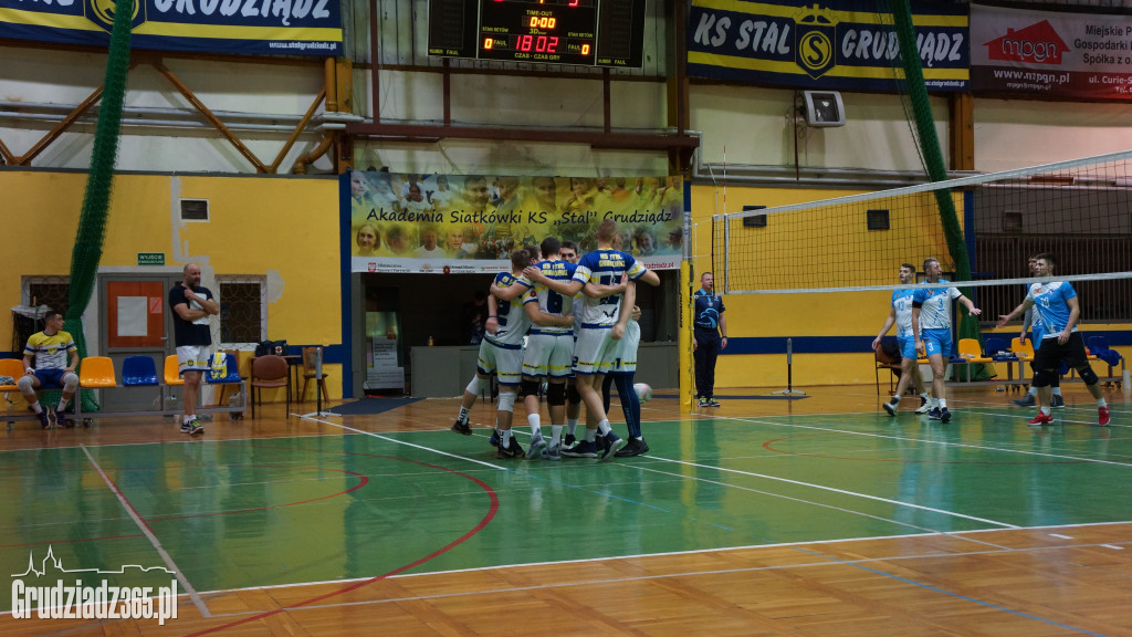 KS Stal wygrywa z GKS Stoczniowiec