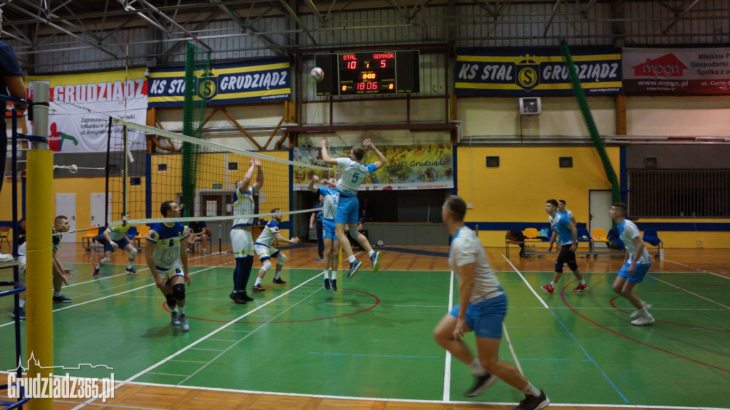 KS Stal wygrywa z GKS Stoczniowiec