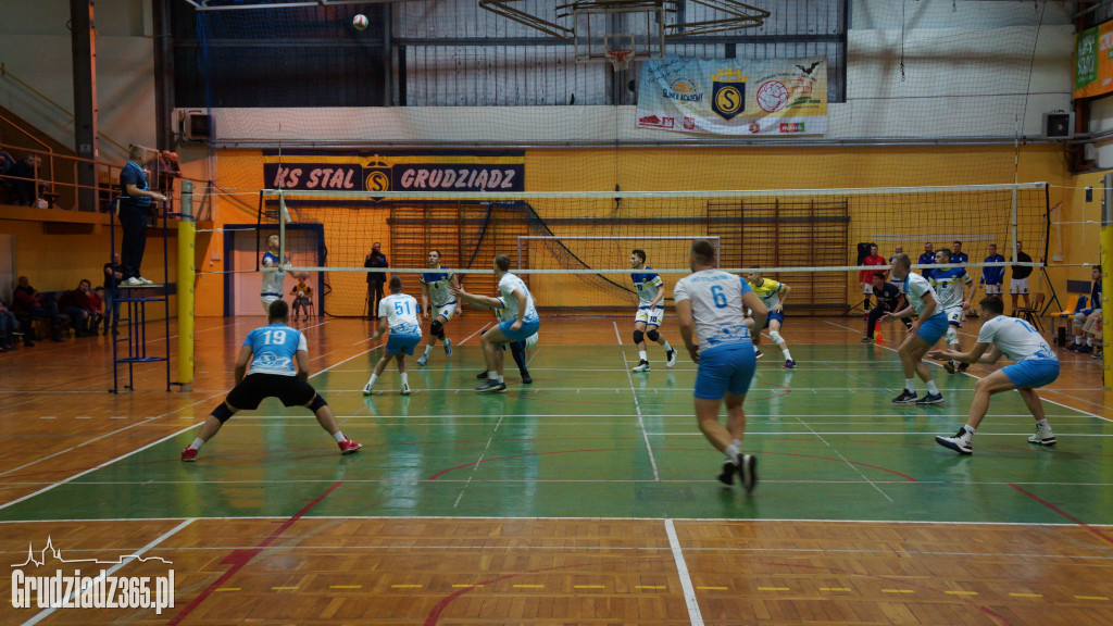 KS Stal wygrywa z GKS Stoczniowiec