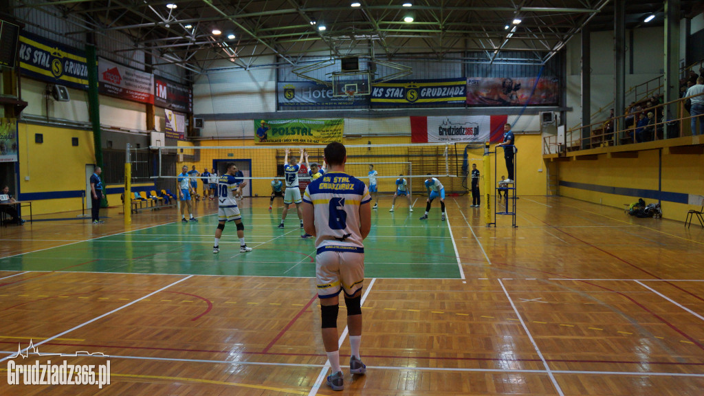 KS Stal wygrywa z GKS Stoczniowiec