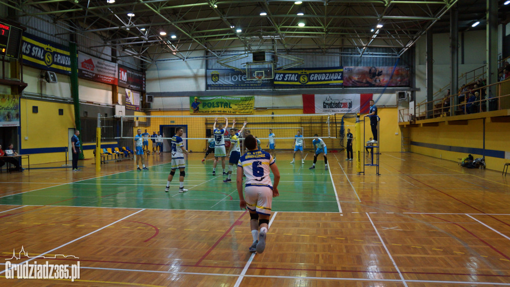KS Stal wygrywa z GKS Stoczniowiec