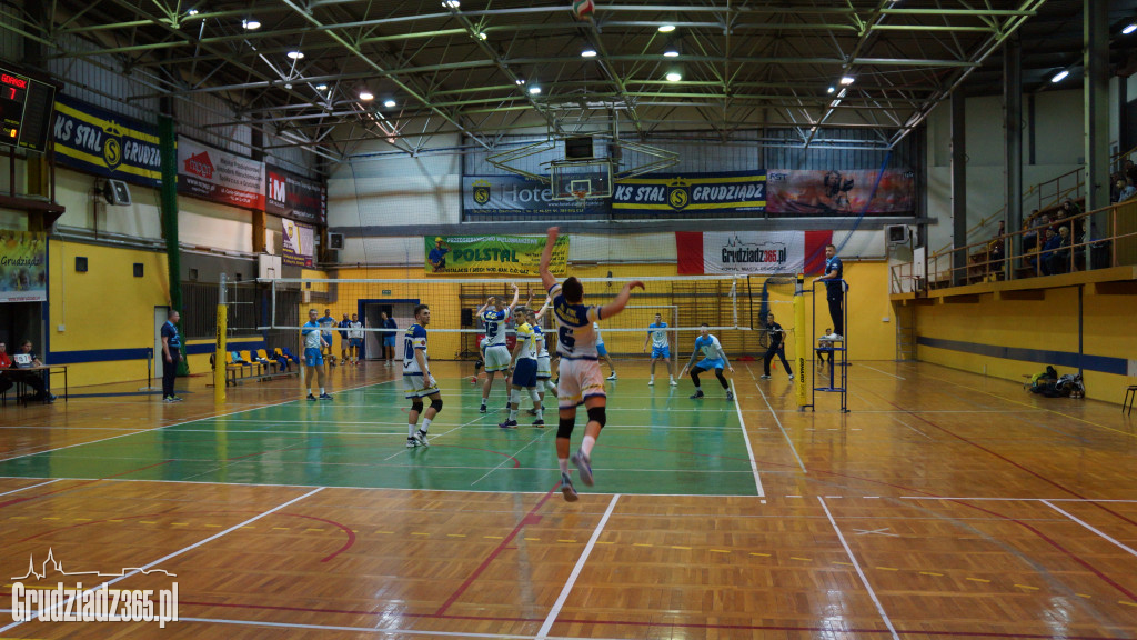 KS Stal wygrywa z GKS Stoczniowiec