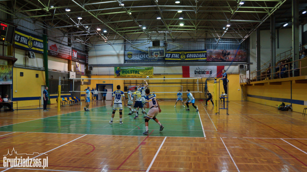 KS Stal wygrywa z GKS Stoczniowiec