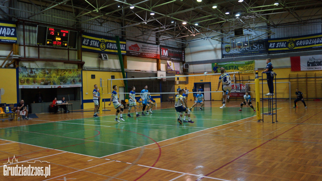 KS Stal wygrywa z GKS Stoczniowiec