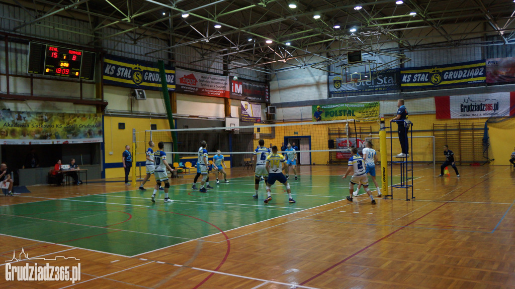 KS Stal wygrywa z GKS Stoczniowiec
