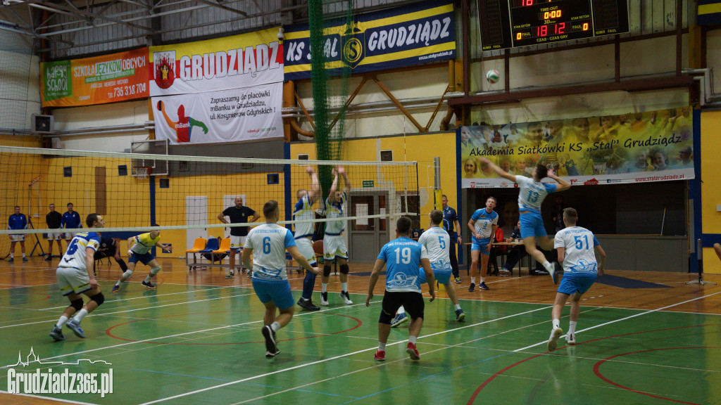 KS Stal wygrywa z GKS Stoczniowiec
