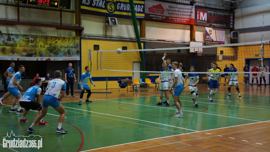 KS Stal wygrywa z GKS Stoczniowiec