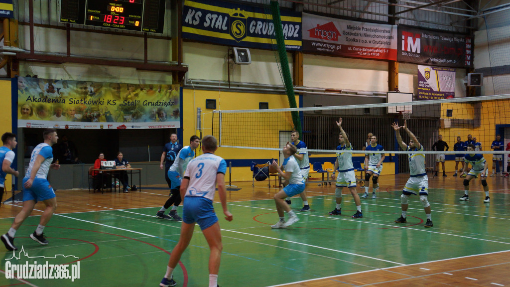KS Stal wygrywa z GKS Stoczniowiec