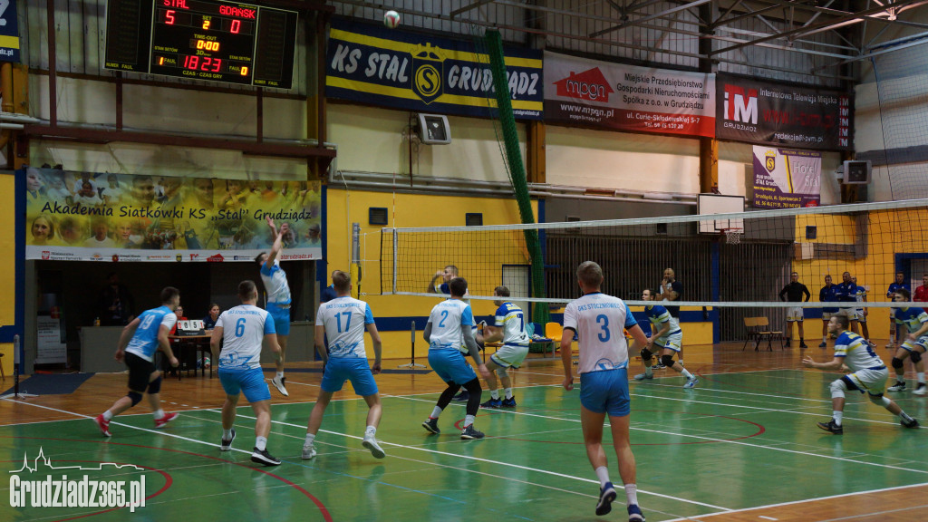 KS Stal wygrywa z GKS Stoczniowiec