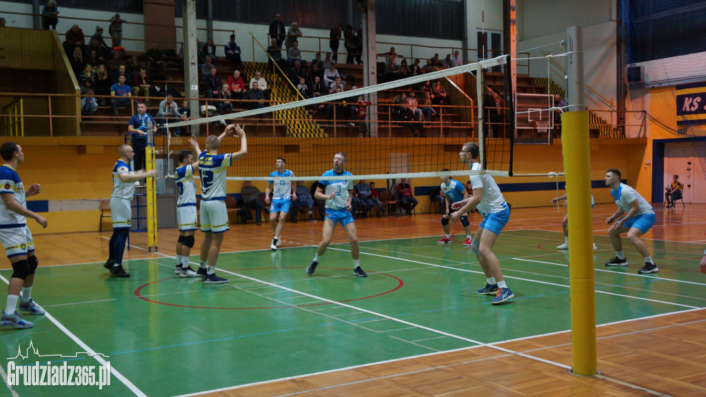 KS Stal wygrywa z GKS Stoczniowiec