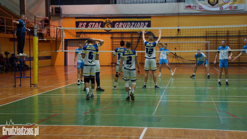 KS Stal wygrywa z GKS Stoczniowiec
