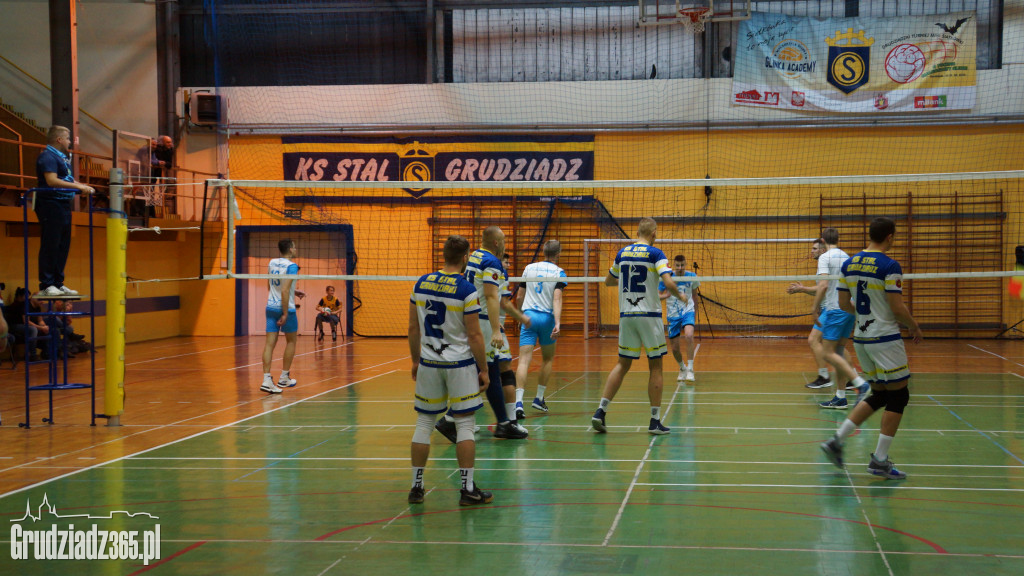 KS Stal wygrywa z GKS Stoczniowiec
