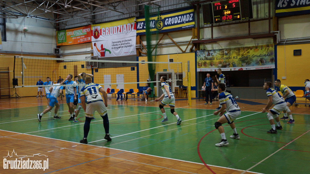 KS Stal wygrywa z GKS Stoczniowiec