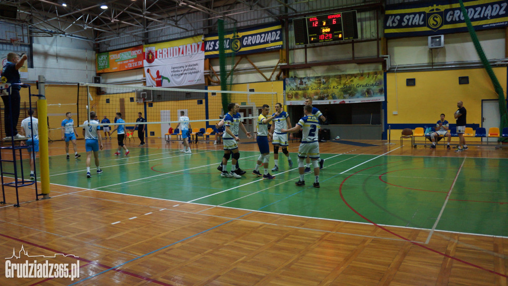 KS Stal wygrywa z GKS Stoczniowiec