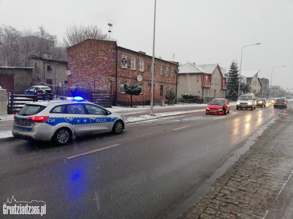 Śnieg zbiera żniwo- Kolizja na Paderewskiego