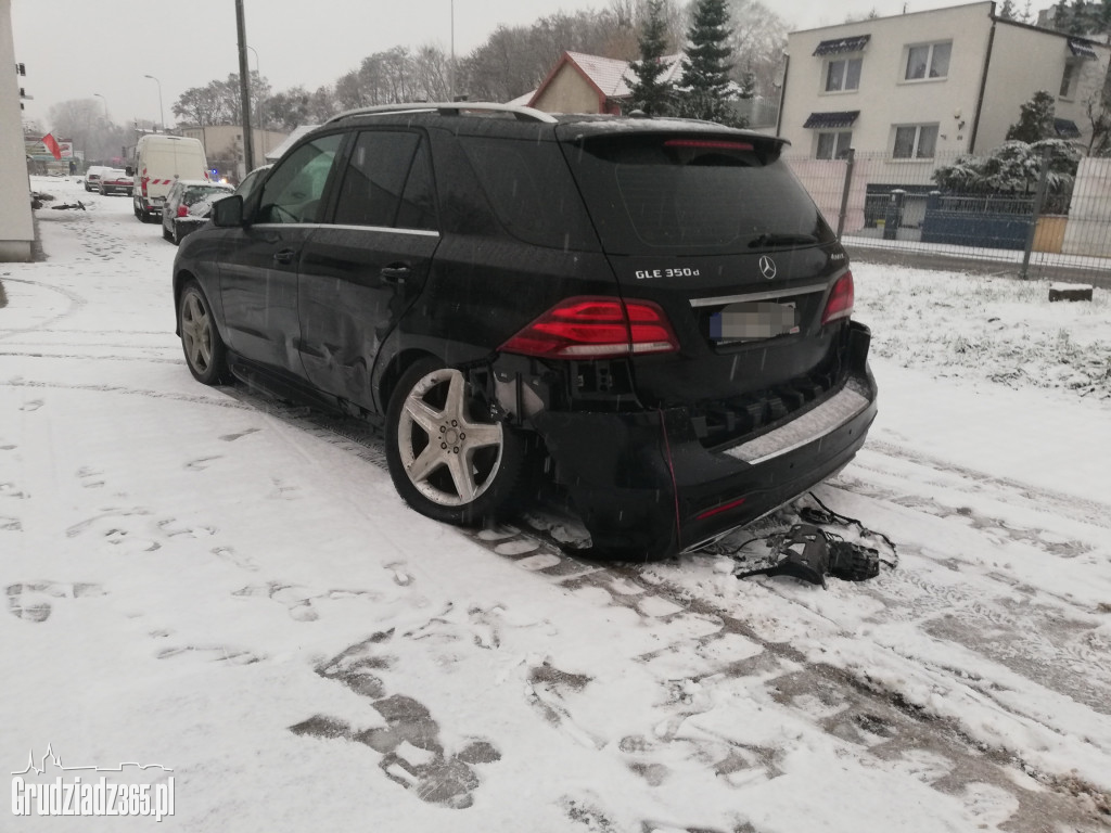 Śnieg zbiera żniwo- Kolizja na Paderewskiego