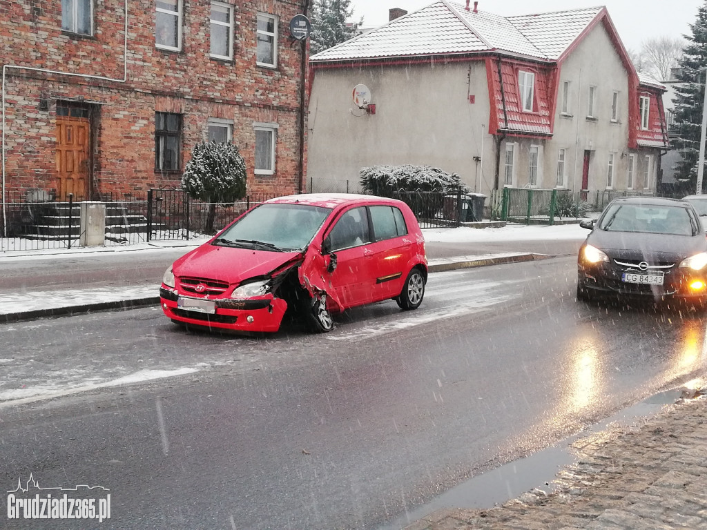 Śnieg zbiera żniwo- Kolizja na Paderewskiego
