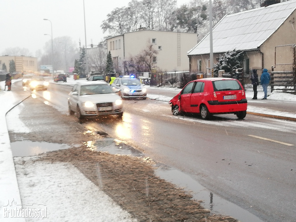 Śnieg zbiera żniwo- Kolizja na Paderewskiego