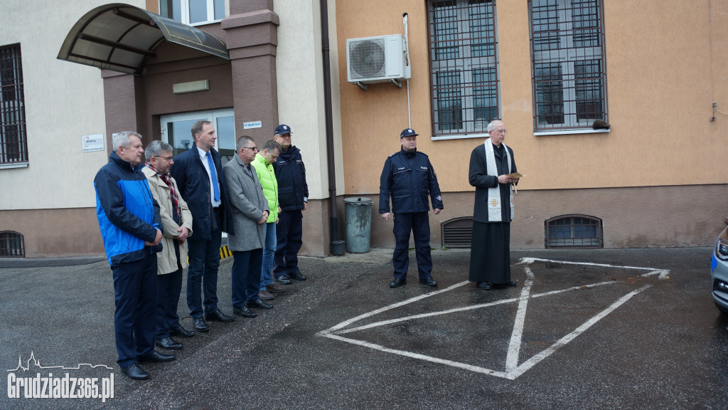 Przekazanie radiowozów dla Policji