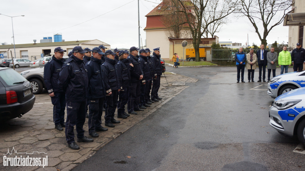 Przekazanie radiowozów dla Policji