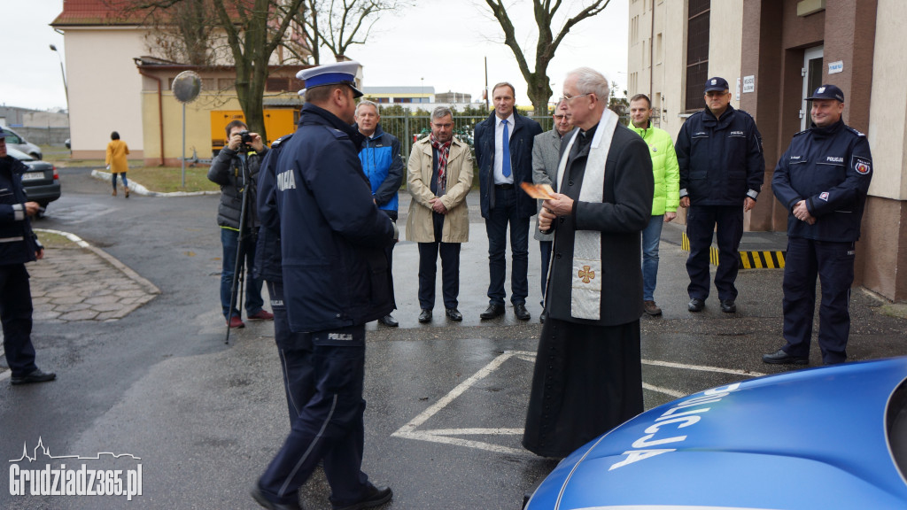 Przekazanie radiowozów dla Policji