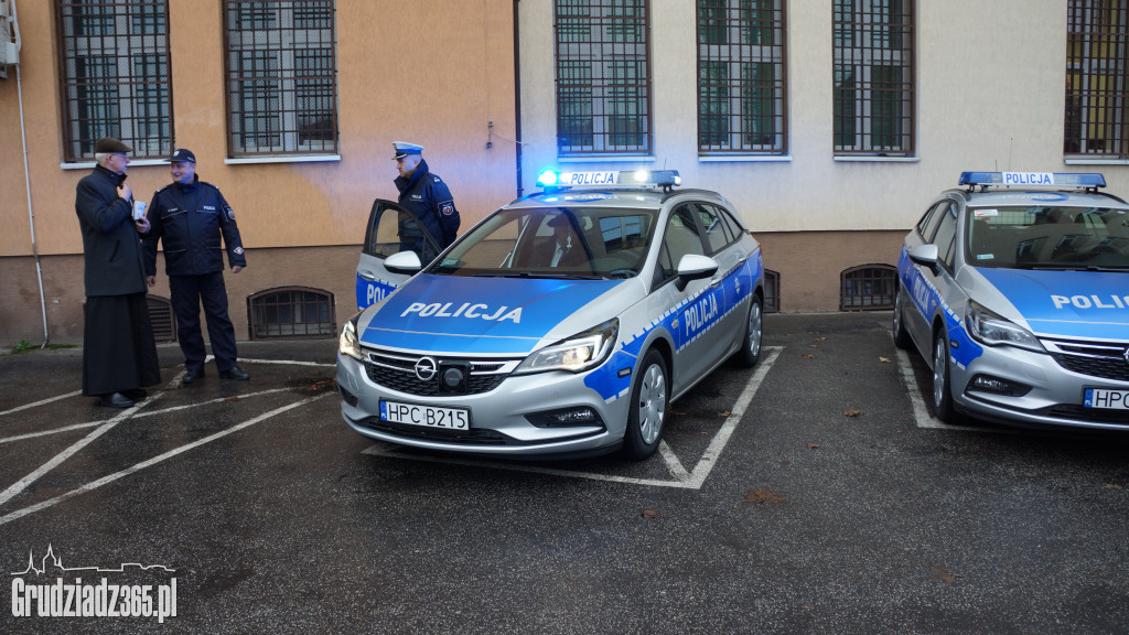 Przekazanie radiowozów dla Policji