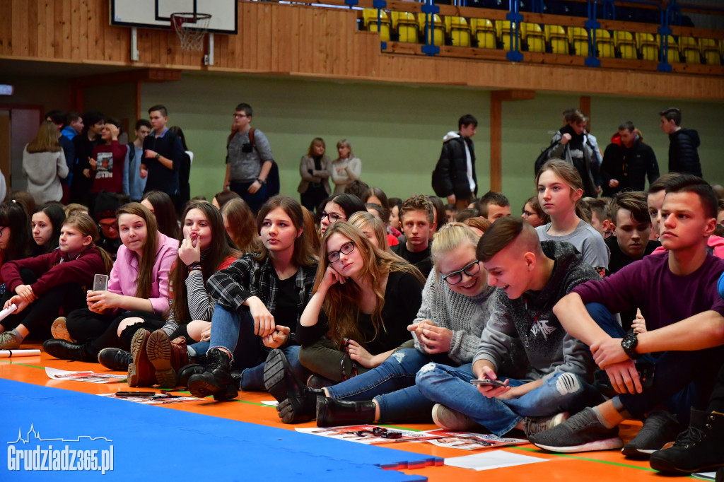Lekcja WF z Mistrzami Kickboxingu