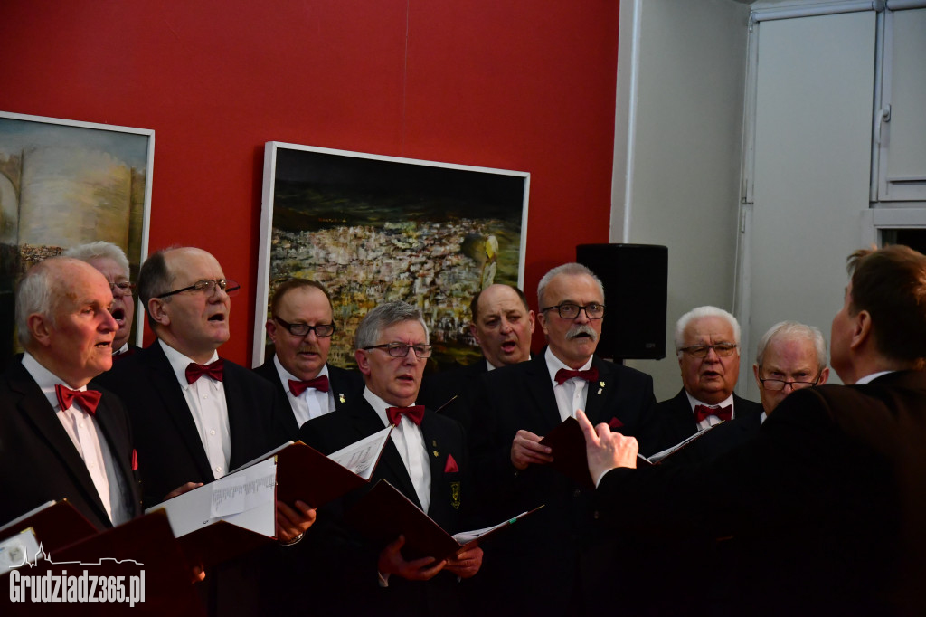 Koncert chóru Echo-  Kolędowanie w Muzeum