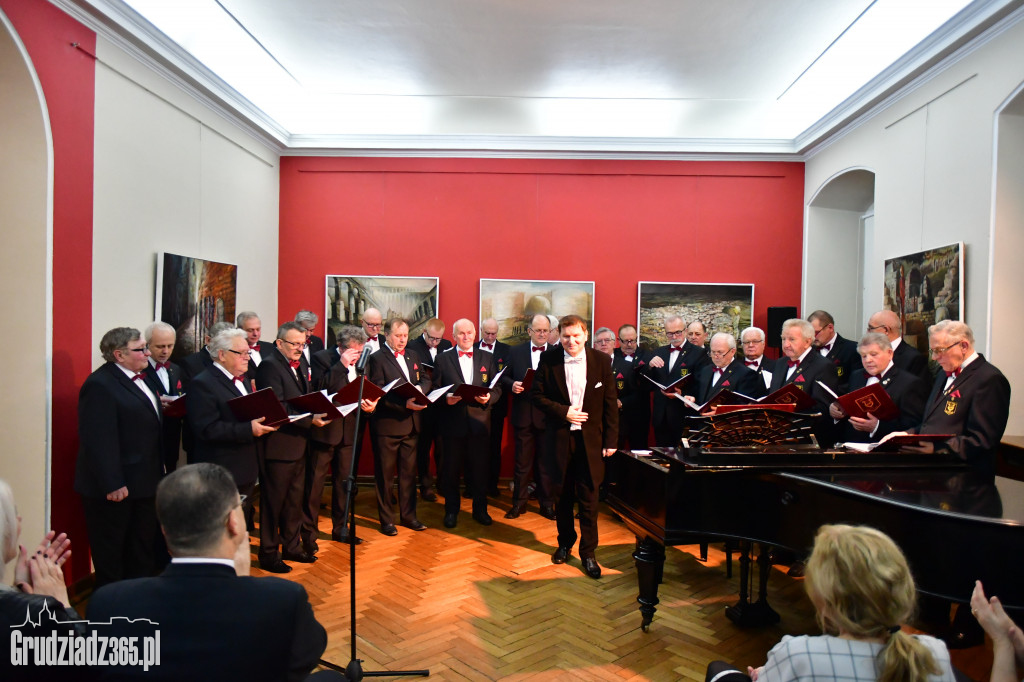 Koncert chóru Echo-  Kolędowanie w Muzeum