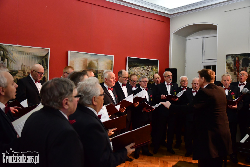 Koncert chóru Echo-  Kolędowanie w Muzeum