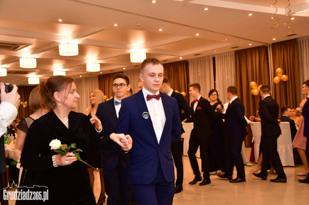 Studniówka Zespołu Szkół Ekonomicznych - foto