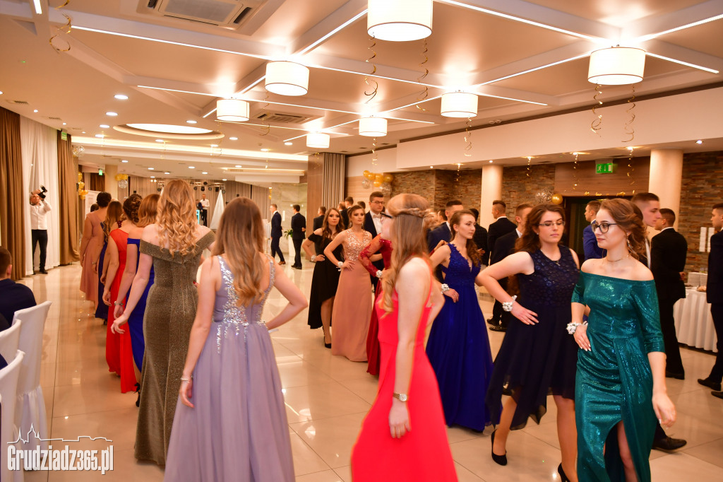 Studniówka Zespołu Szkół Ekonomicznych - foto