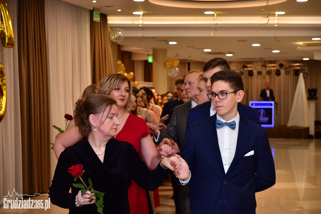 Studniówka Zespołu Szkół Ekonomicznych - foto