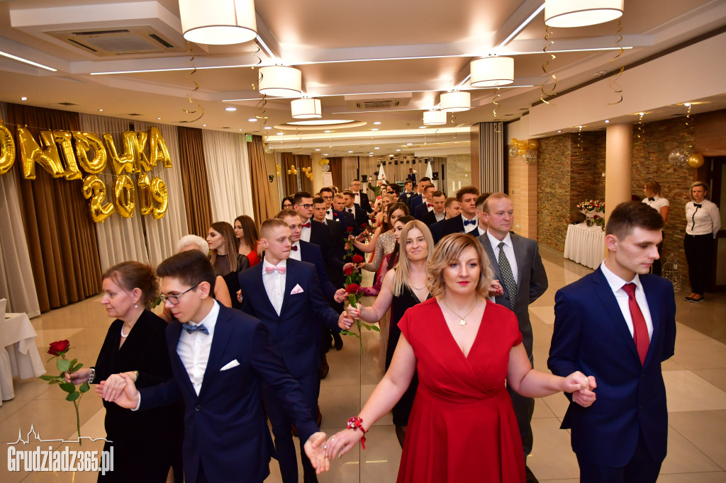 Studniówka Zespołu Szkół Ekonomicznych - foto