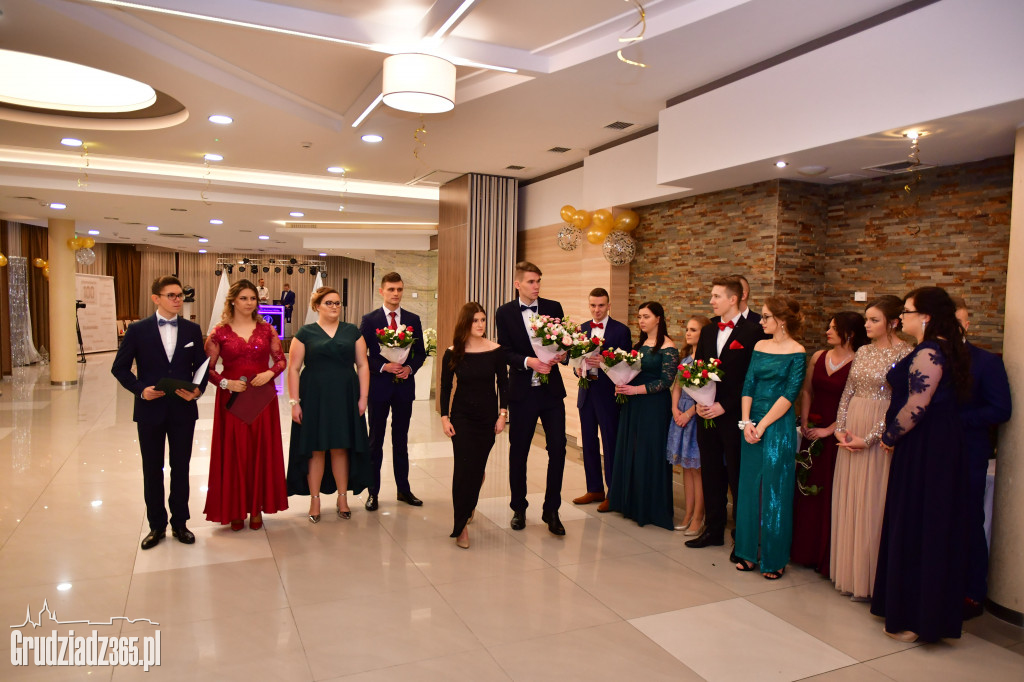 Studniówka Zespołu Szkół Ekonomicznych - foto