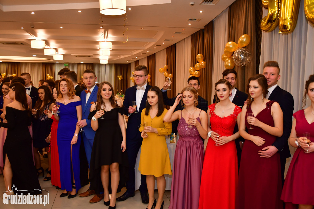 Studniówka Zespołu Szkół Ekonomicznych - foto