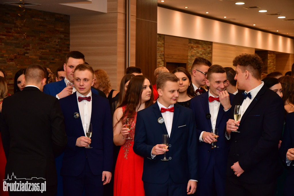 Studniówka Zespołu Szkół Ekonomicznych - foto