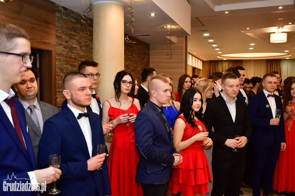 Studniówka Zespołu Szkół Ekonomicznych - foto