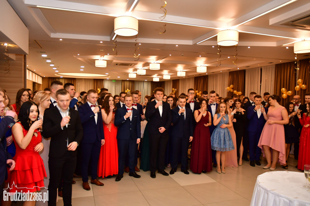 Studniówka Zespołu Szkół Ekonomicznych - foto