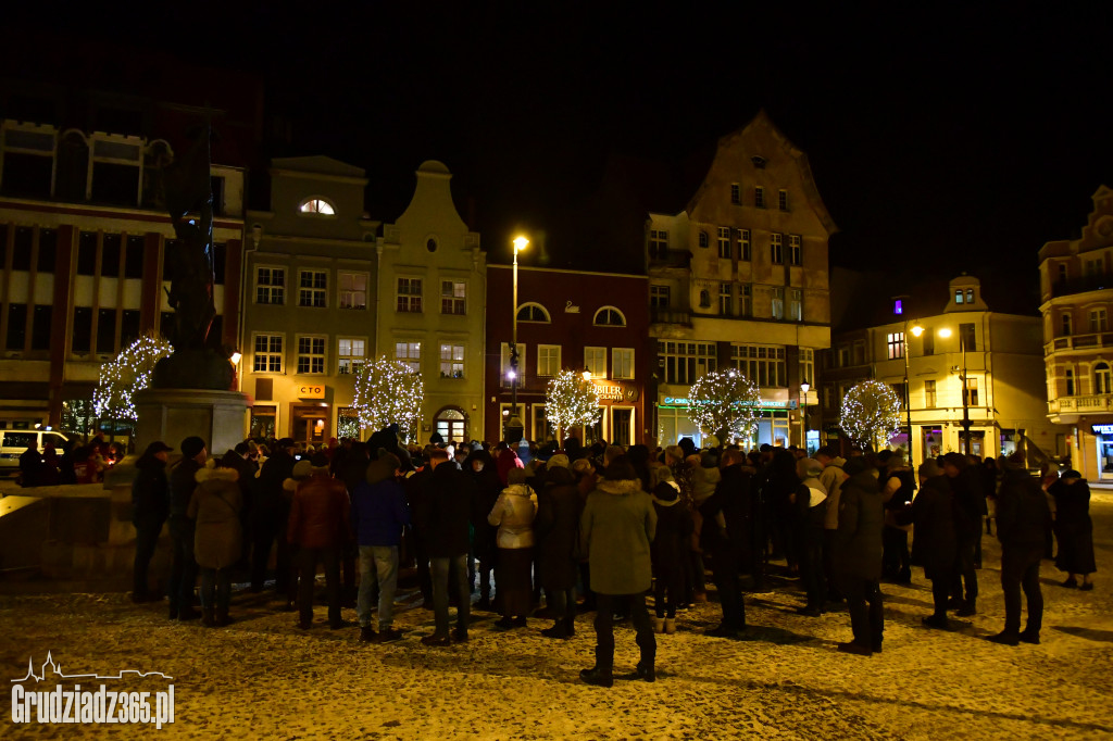 Cichy protest przeciwko przemocy- fotorelacja