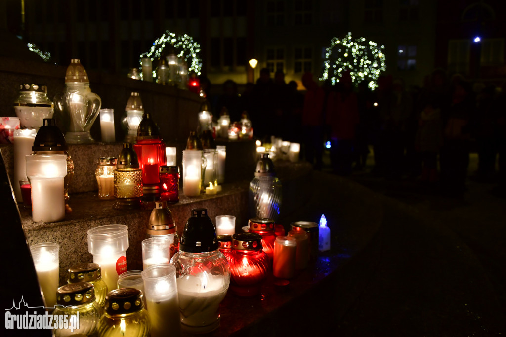 Cichy protest przeciwko przemocy- fotorelacja
