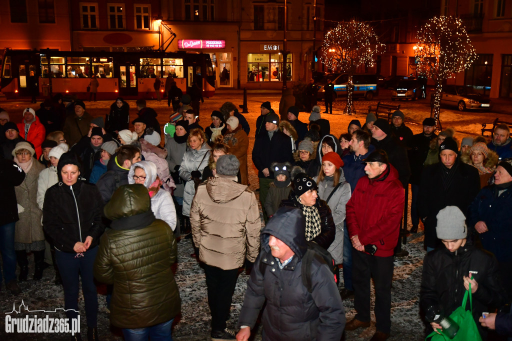 Cichy protest przeciwko przemocy- fotorelacja