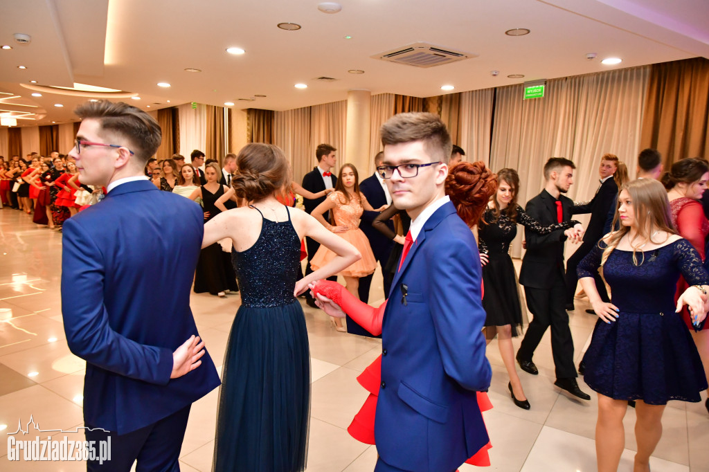 Studniówka Zespołu Szkół Technicznych- fotorelacja